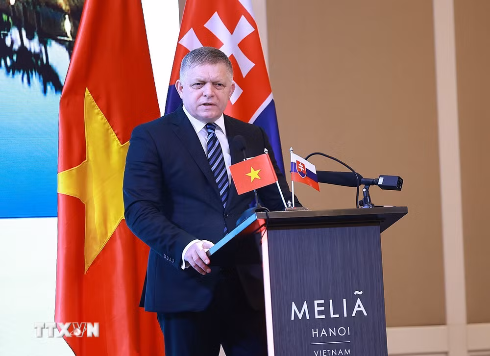 ttxvn-thu-tuong-le-minh-hung-dien-dan-doanh-nghiep-slovakia-viet-nam-6.jpg