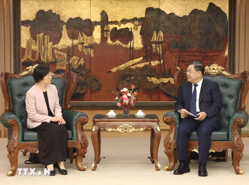 ttxvn-pho-thu-tuong-thuong-truc-pham-gia-tuc-tiep-chu-tich-aiib-2.jpg