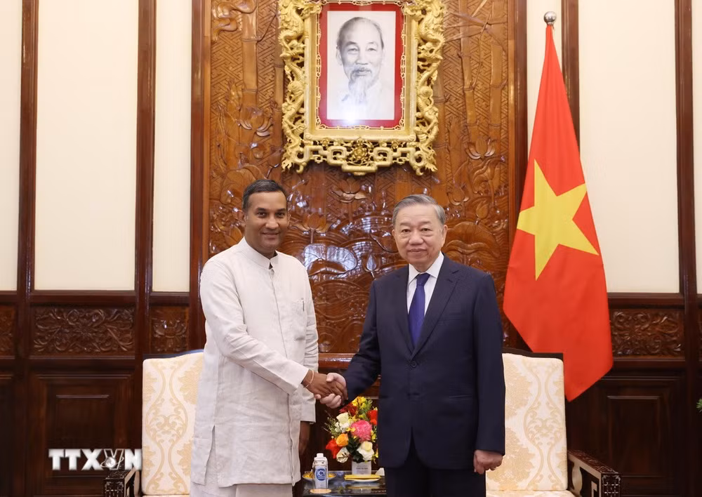 ttxvn-tong-bi-thu-chu-tich-nuoc-to-lam-dai-su-poshitha-perera.jpg