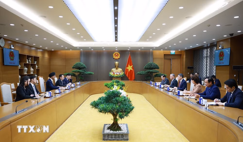 ttxvn-thu-tuong-le-minh-hung-tiep-dai-su-singapore-rajpal-singh-2.jpg