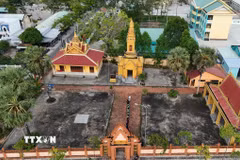 Tháp 4 sư liệt sĩ (tỉnh KIên Giang) được Bộ Văn hóa - Thông tin công nhận là Di tích lịch sử cấp Quốc gia vào ngày 20/9/1990. (Ảnh: Văn Sỹ/TTXVN)