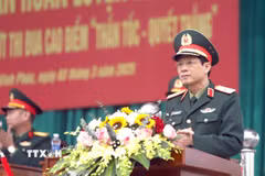 Phó Chính ủy Quân khu 2, Thiếu tướng Nguyễn Hồng Thái phát biểu chỉ đạo tại lễ phát động. (Ảnh: Hoàng Hùng/TTXVN)