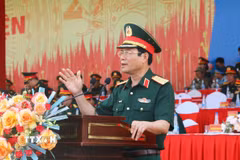 Đại tướng Nguyễn Tân Cương, Ủy viên Trung ương Đảng, Tổng Tham mưu trưởng Quân đội Nhân dân Việt Nam, Thứ trưởng Thứ trưởng Bộ Quốc phòng, phát biểu. (Ảnh: Sỹ Tuyên/TTXVN)