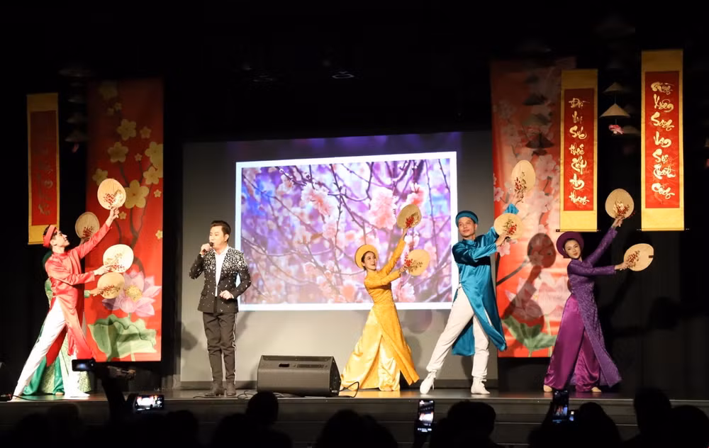 ttxvn_Frankfurt tet cong dong 2.jpg