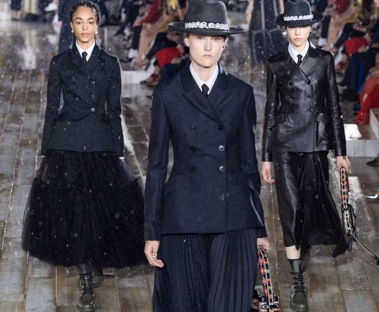 Dior Cruise 2019 - Những nàng thơ Mexico bay bổng ảnh 9