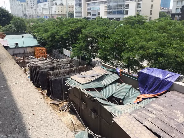 Dừng toàn bộ thi công công trình đứt cáp cẩu rơi tại Mễ Trì ảnh 1