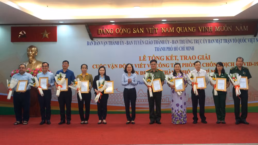 TP.HCM: Hơn 2.200 bài viết hồi tưởng về cuộc chiến với COVID-19 ảnh 2