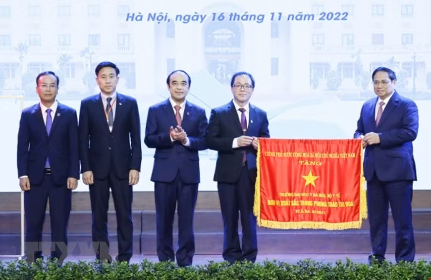 ĐH Y Hà Nội mãi là biểu tượng đẹp trong chăm sóc sức khỏe nhân dân ảnh 2