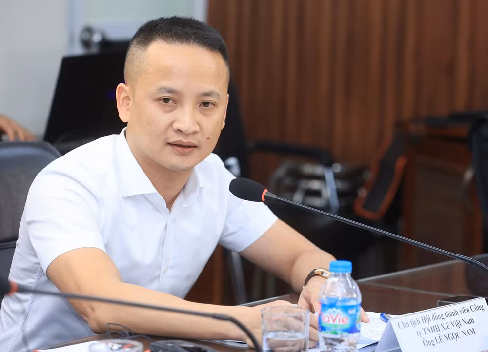 Nam hang xe XE.jpg
