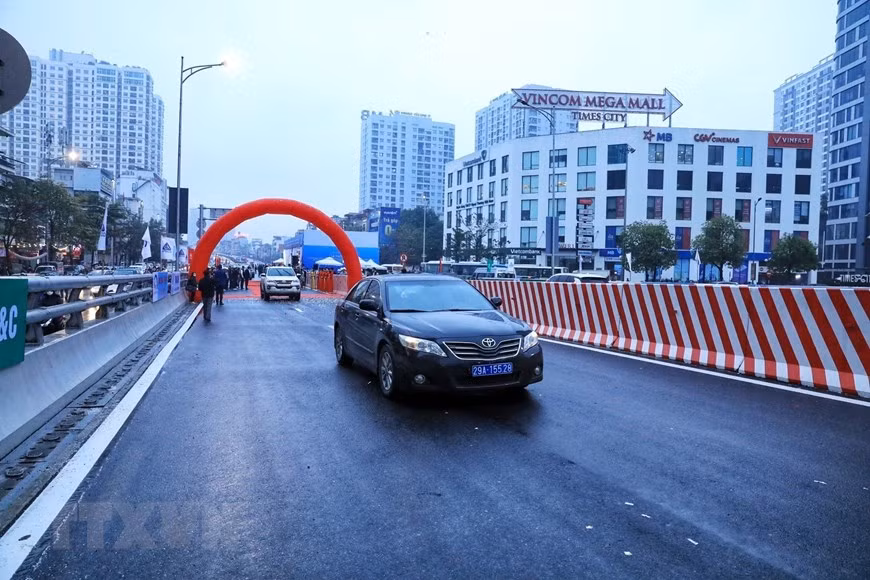 Hà Nội thông xe vành đai 2 trên cao từ Ngã Tư Sở đến cầu Vĩnh Tuy ảnh 2