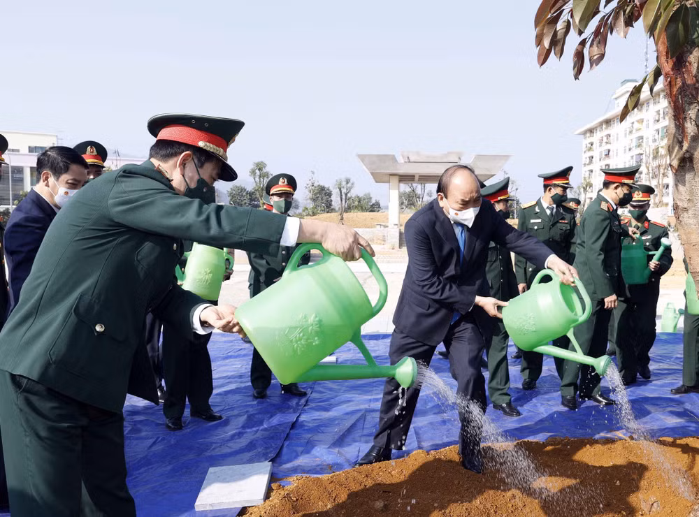 Chủ tịch nước thăm và làm việc tại Trường Sỹ quan Chính trị ảnh 14