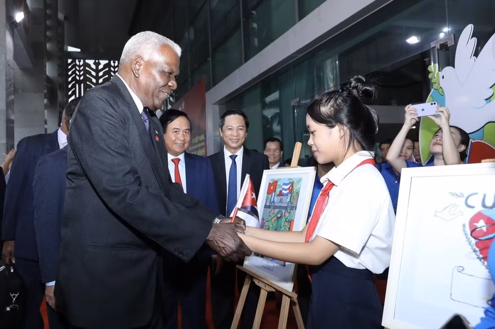 Chuyến thăm của Lãnh tụ Fidel tiếp thêm ý chí cho quân dân Quảng Trị ảnh 3