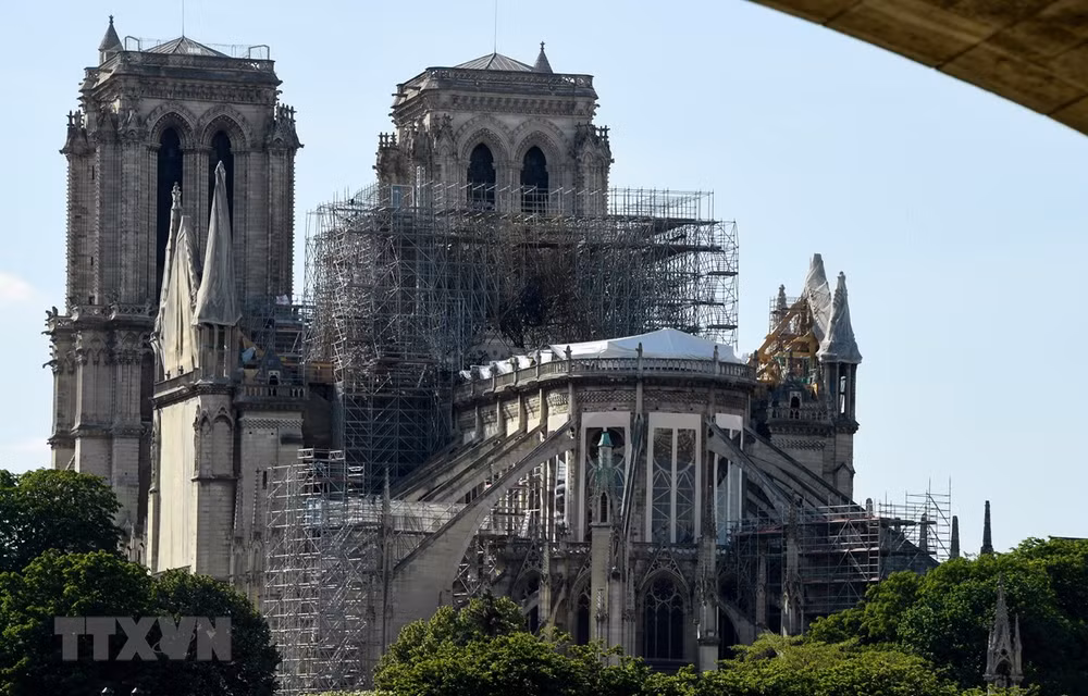 Ngổn ngang năm đầu phục dựng di sản thế giới Nhà thờ Đức Bà Paris ảnh 1