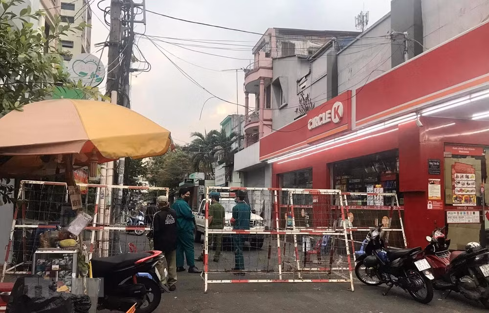 Việt Nam có thêm 13 ca mắc mới COVID-19 lây nhiễm trong cộng đồng ảnh 2
