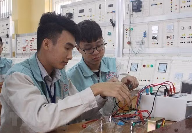 Các cơ sở giáo dục nghề nghiệp ở phía Nam nỗ lực vượt khó ảnh 2