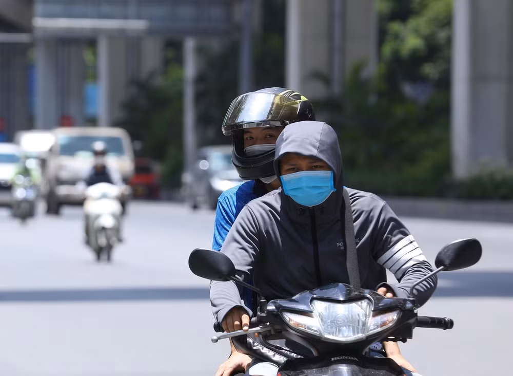 Khu vực Bắc Bộ tiếp tục nắng nóng, nhiệt độ cao nhất trên 37 độ C ảnh 1