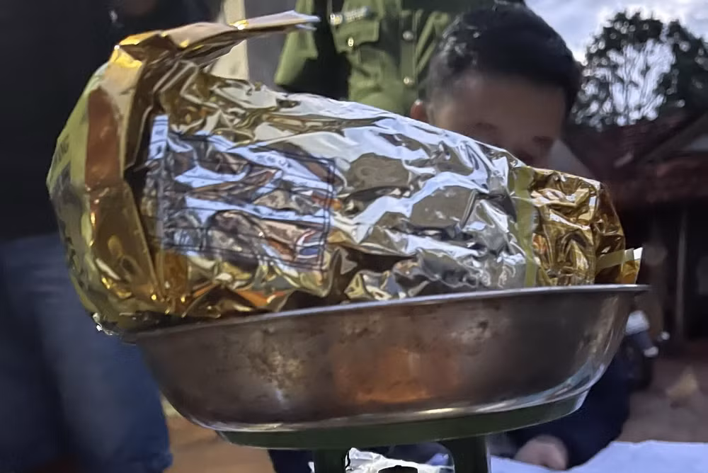 Gia Lai: Bắt giữ 5 đối tượng tàng trữ, vận chuyển 1,2kg ma túy đá ảnh 1