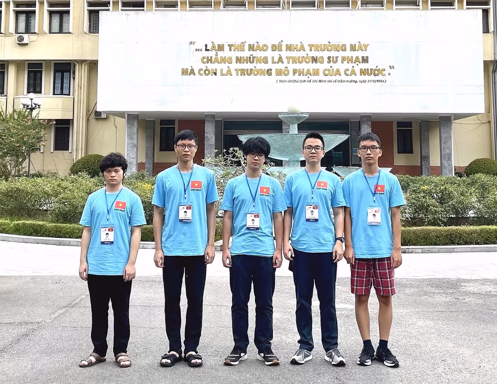Học sinh Việt Nam giành 3 HCV, 2 HCB tại Olympic Vật lý 2021 ảnh 1