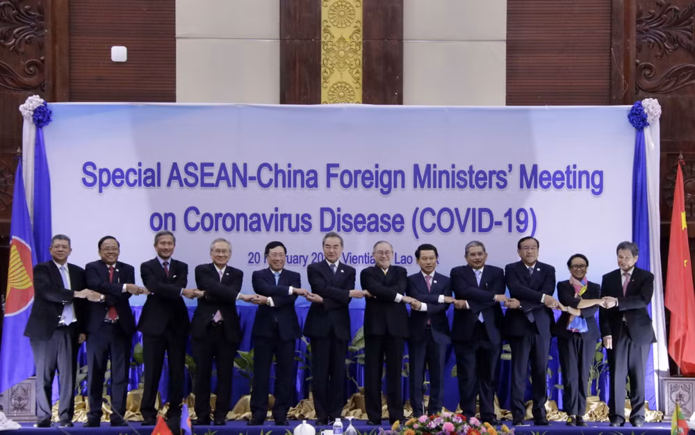 [Video] ASEAN-Trung Quốc tăng cường hợp tác chống COVID-19 ảnh 1