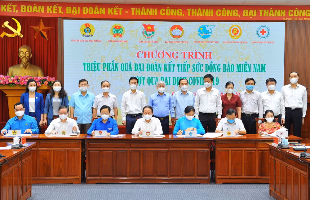Triệu phần quà tiếp sức cho đồng bào miền Nam vượt qua đại dịch ảnh 1