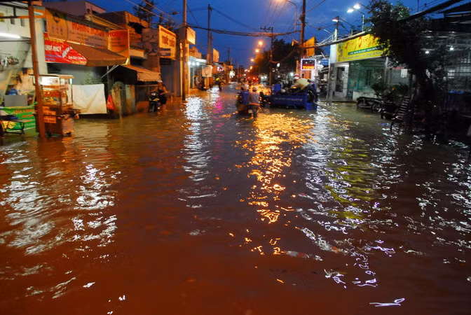 Hà Nội có mưa vài nơi, TP Hồ Chí Minh có thể vẫn ngập úng nặng ảnh 1