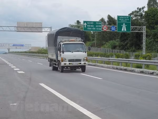 Phát hiện 3 lái xe dương tính với ma túy trên cao tốc Nội Bài-Lào Cai ảnh 1