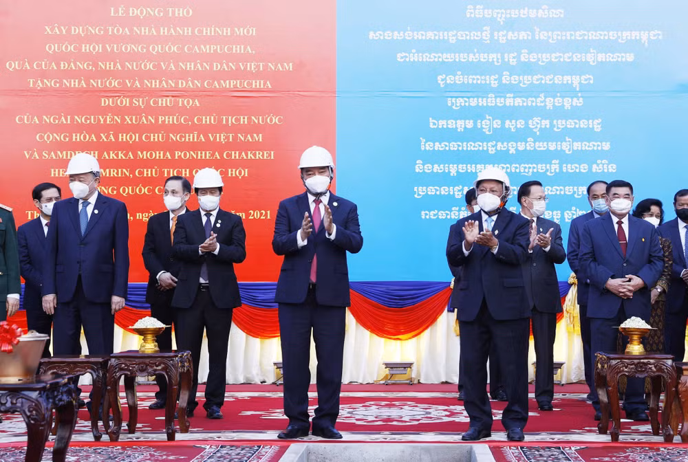 Chủ tịch nước dự Lễ động thổ tòa hành chính mới của Quốc hội Campuchia ảnh 3