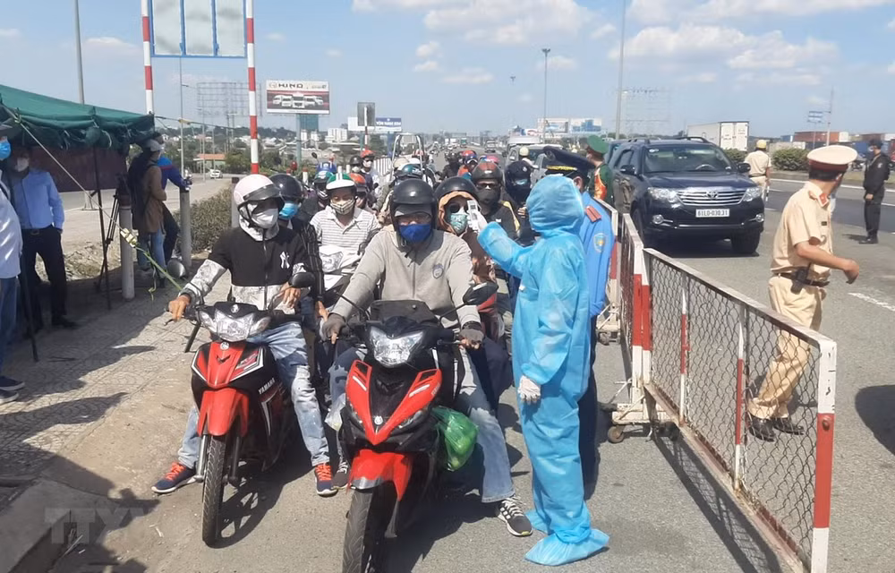 Nhiều địa phương hạn chế tụ tập đông người để phòng dịch COVID-19 ảnh 2