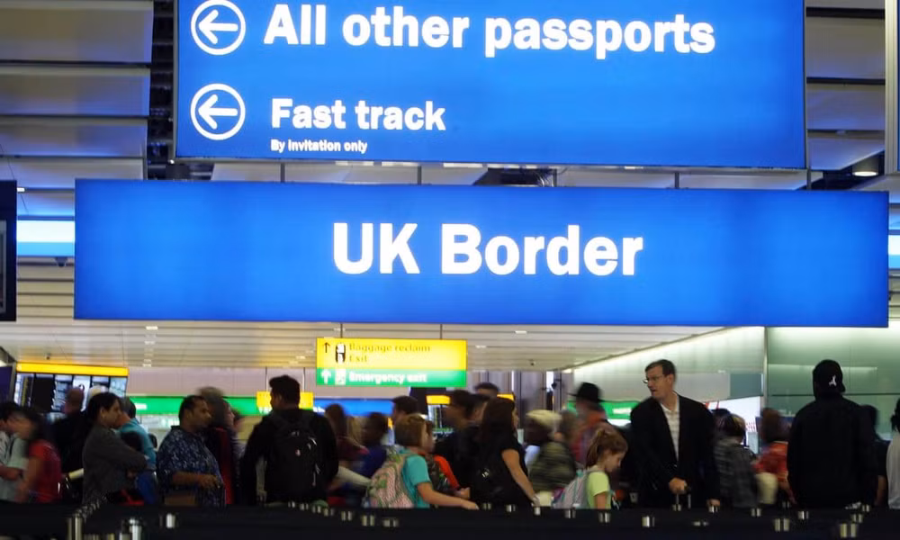 Công dân EU sẽ không được tự do vào Anh ngay sau Brexit ảnh 1
