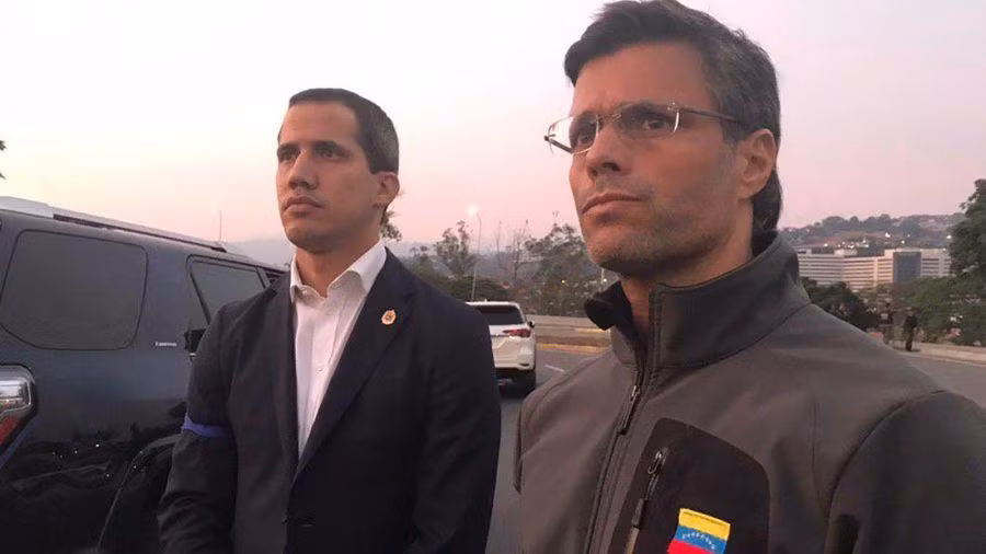 Có tiếng súng nổ bên ngoài căn cứ không quân ở Venezuela ảnh 1