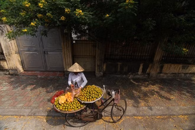 Bắc Bộ trời mát, Trung Bộ tiếp tục có mưa to và dông ảnh 1