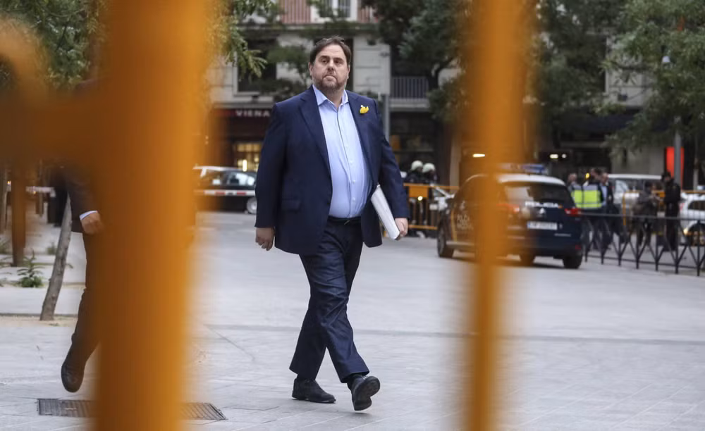 Nghị viện châu Âu hủy tư cách một nghị sỹ vùng Catalonia ảnh 1