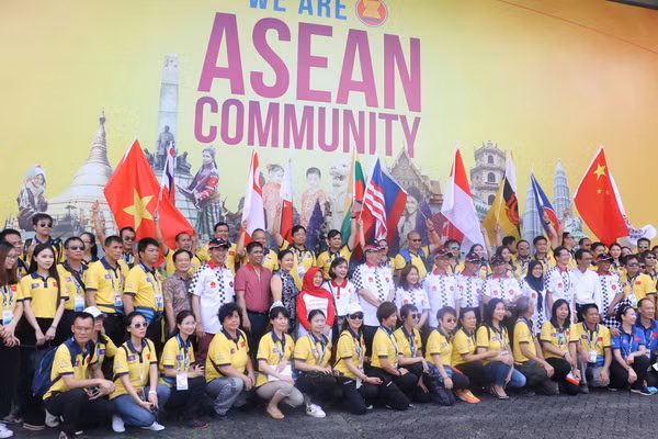 Đoàn ôtô du lịch ASEAN-Trung Quốc kết thúc hành trình tại Indonesia ảnh 2