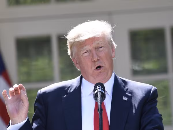 Tổng thống Mỹ Donald Trump "ngạc nhiên" về kết quả bầu cử Anh ảnh 1