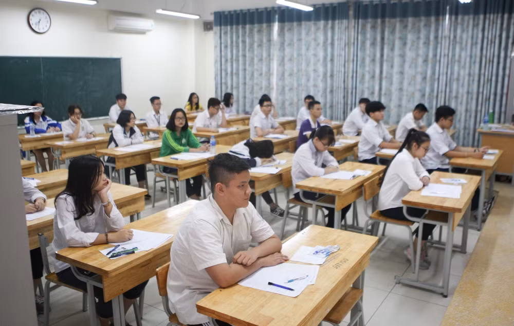 hoc sinh thi vao lop 10.jpg