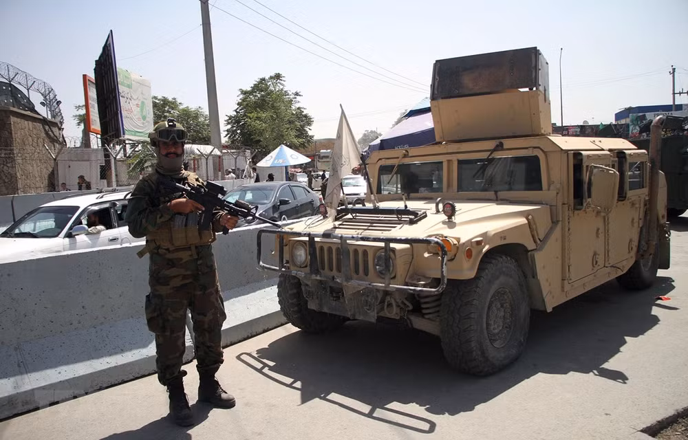 Taliban thông báo tiêu diệt nhóm phiến quân khủng bố IS ảnh 1