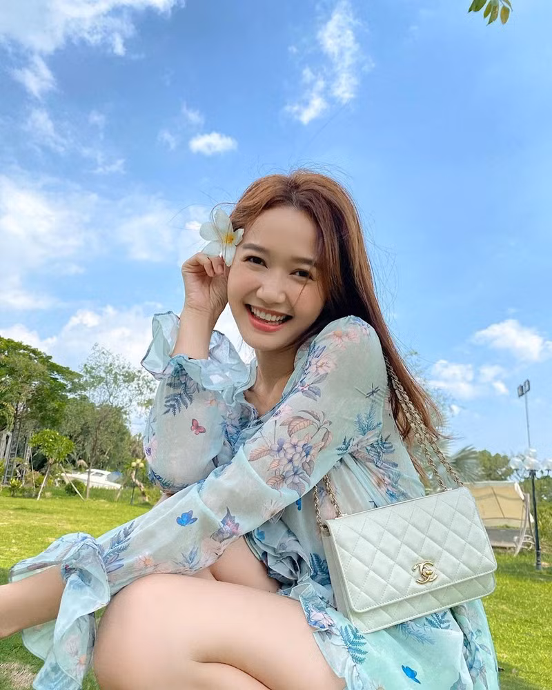 Mỹ nhân Việt đón hè với loạt trang phục street style ngập sắc pastel ảnh 7