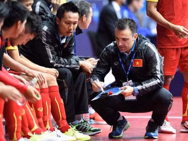 Futsal Việt Nam suýt tạo nên bất ngờ trước siêu cường Argentina ảnh 1