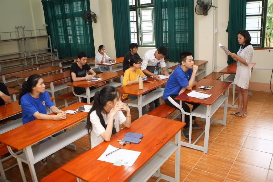 Bình Phước: Một số thí sinh lỡ thi do bị tai nạn giao thông ảnh 1