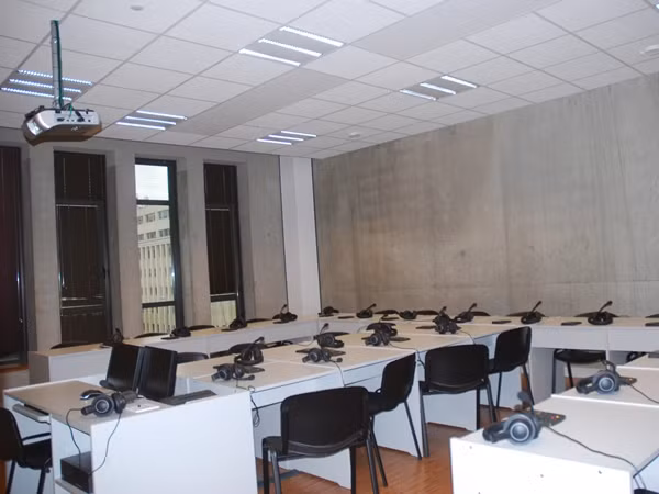 Đỗ trường đại học Việt Nam, lấy bằng đại học tại Pháp ảnh 2