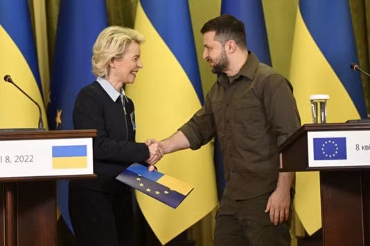 Liên minh châu Âu cam kết đẩy nhanh quy trình kết nạp Ukraine ảnh 1