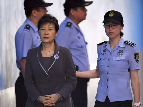 Cựu Tổng thống Park Geun-hye bị đề nghị mức án 30 năm tù ảnh 1