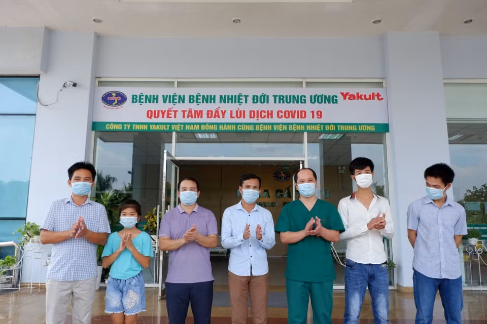 Thêm 6 trường hợp mắc COVID-19 được công bố khỏi bệnh ảnh 1
