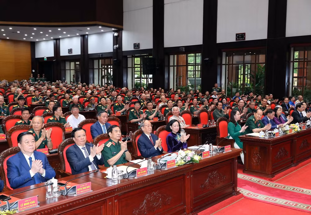 ttxvn_gap mat dien bien phu (2).jpg