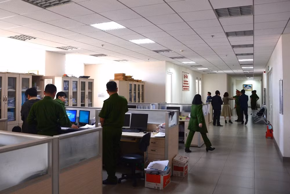 lam dong_bat tam giam_loi dung chuc vu quyen han 2.jpg