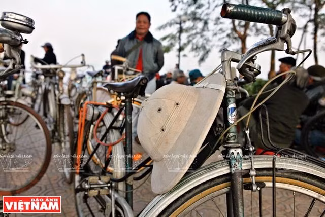 Những chiếc xe đạp cổ điểm thêm nét đẹp cho Thủ đô ngàn năm ảnh 8