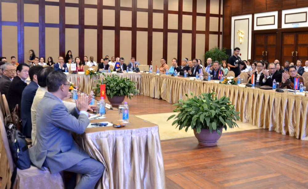 ASEAN tăng cường hợp tác phát triển ngành logistics xanh ảnh 1