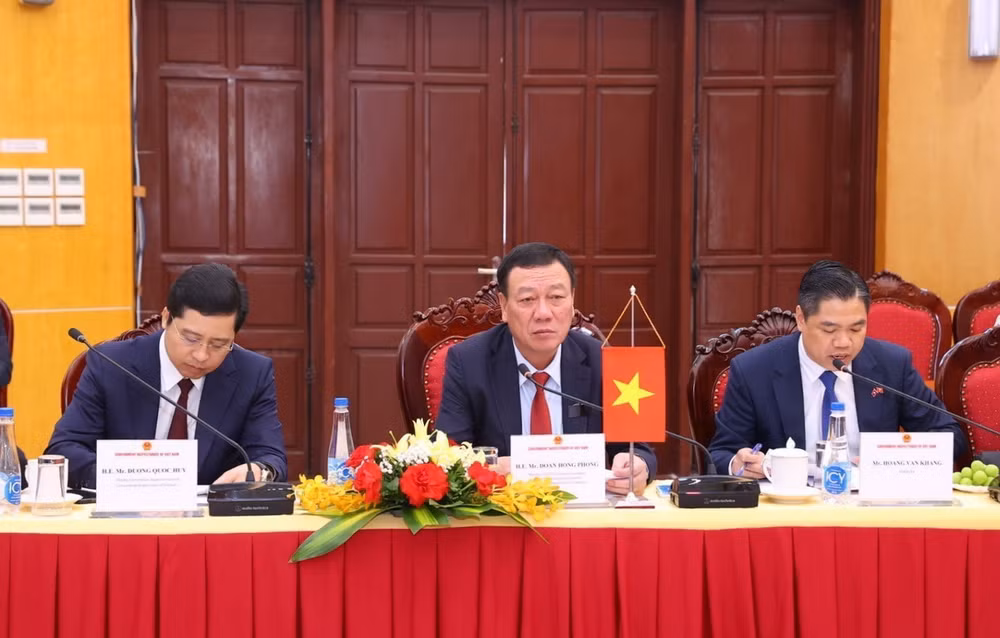 Tong_thanh_tra_chinh_phu_doan_hong_phong_hoi_dam_voi_tong_thanh_tra_nha_nuoc_lao2.jpg