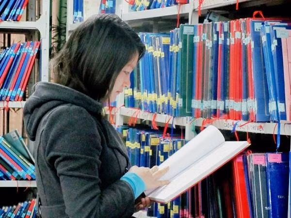 Trường đại học đau đầu tìm cách thu hút học viên sau đại học ảnh 1