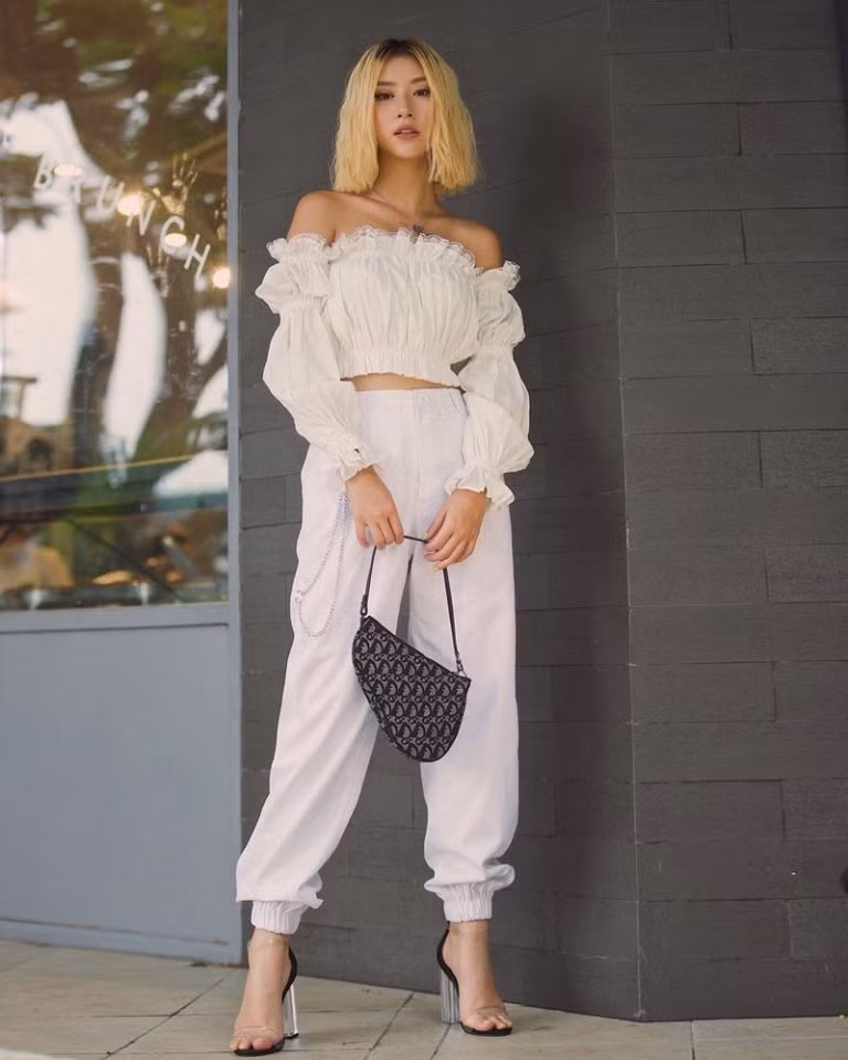 White-on-white: Từ khóa hot nhất tuần chinh phục quý cô thời trang ảnh 1